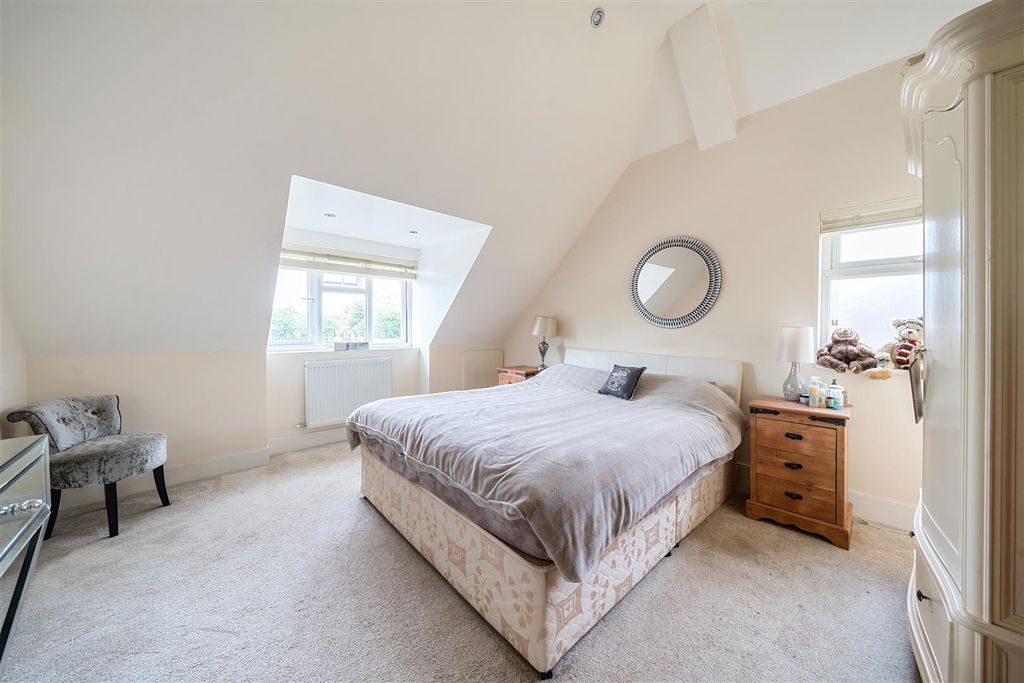 Additional image 9 of 4 bed detached house for saleStroud Farm Road, Holyport, Maidenhead SL6