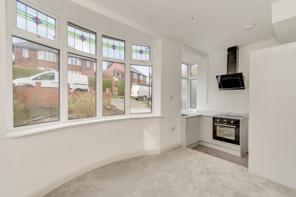 Property photo 2 of 24