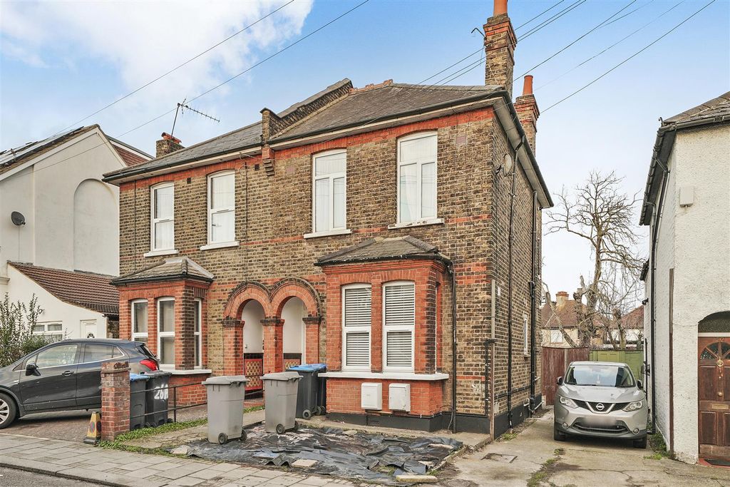 Property photo 3 of 11 Ground Floor, 24 Llanover Road - Hbcky62Vfiwjkkvya