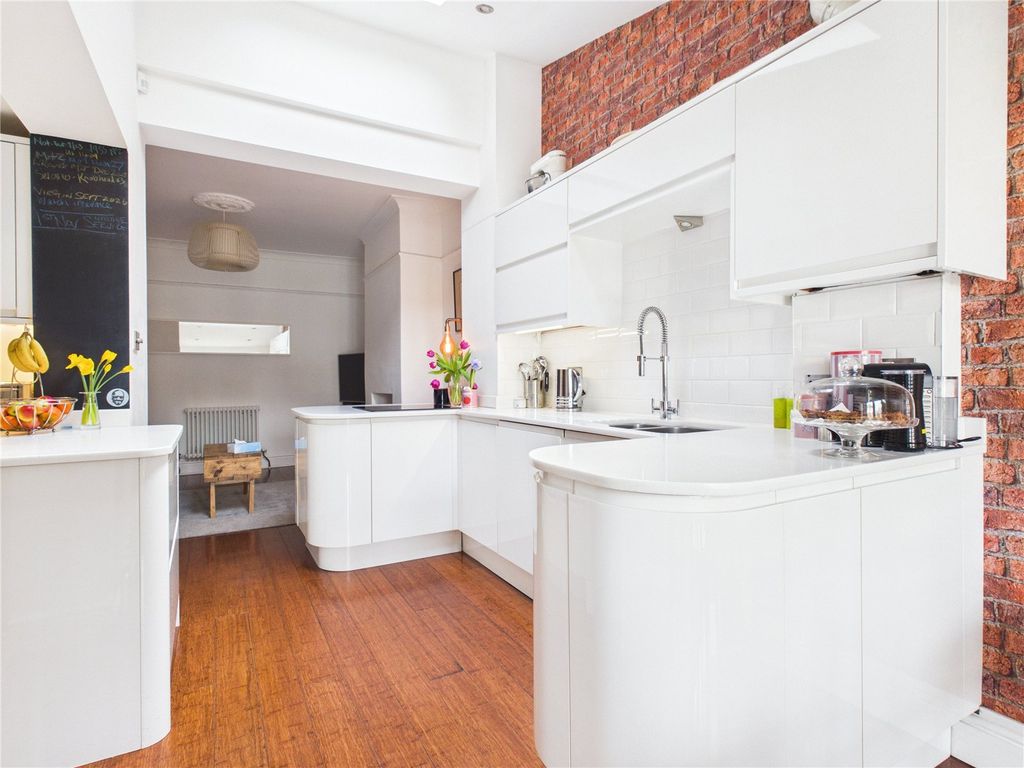 Property photo 3 of 33 Picture No. 58