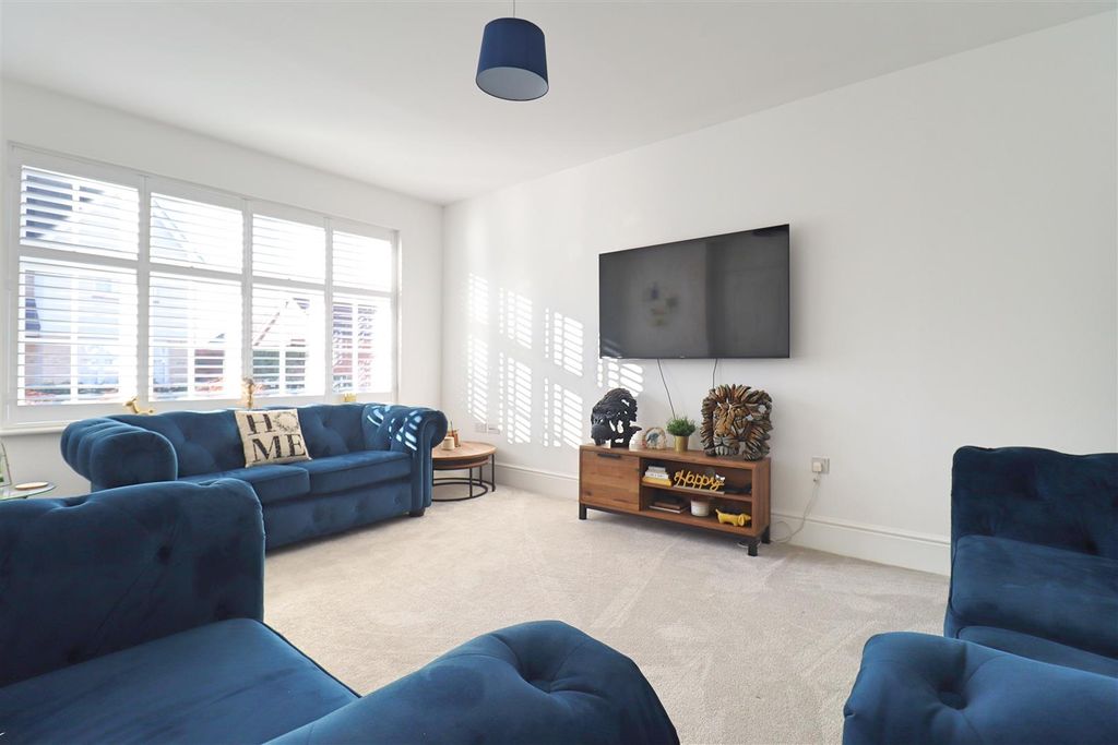 Property photo 3 of 42 Img_2165.Jpg