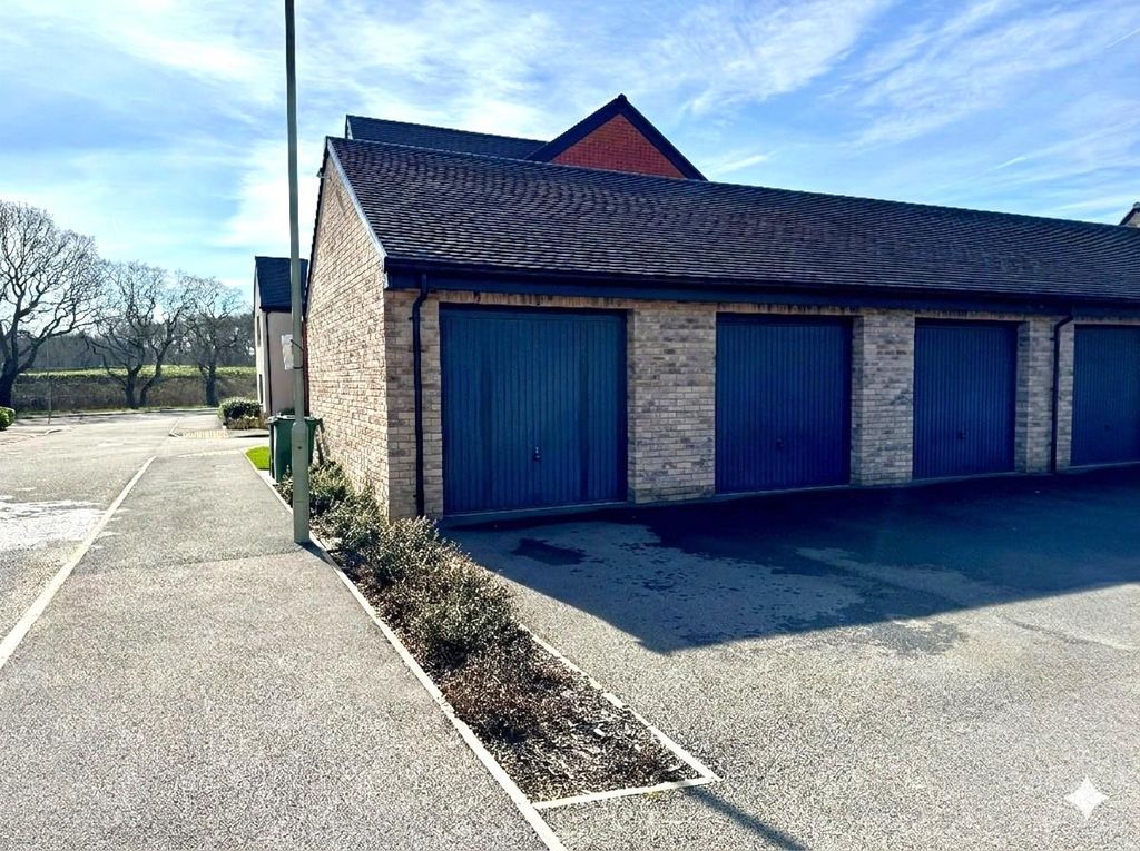 Property photo 3 of 16 Gemini_Generated_Image_Hj7Fsthj7Fsthj7F.Jpg