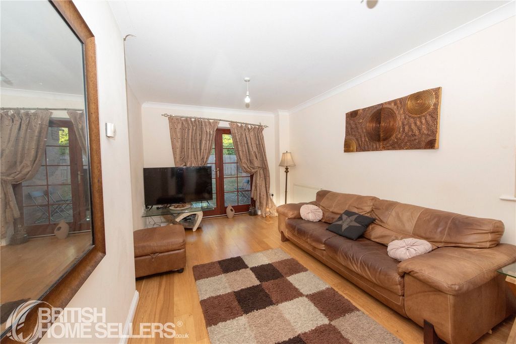 Property photo 2 of 19 Picture No. 31