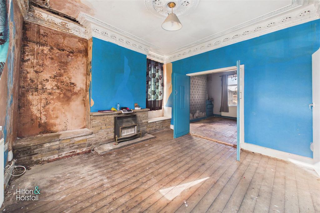 Property photo 3 of 14 Hartley Street