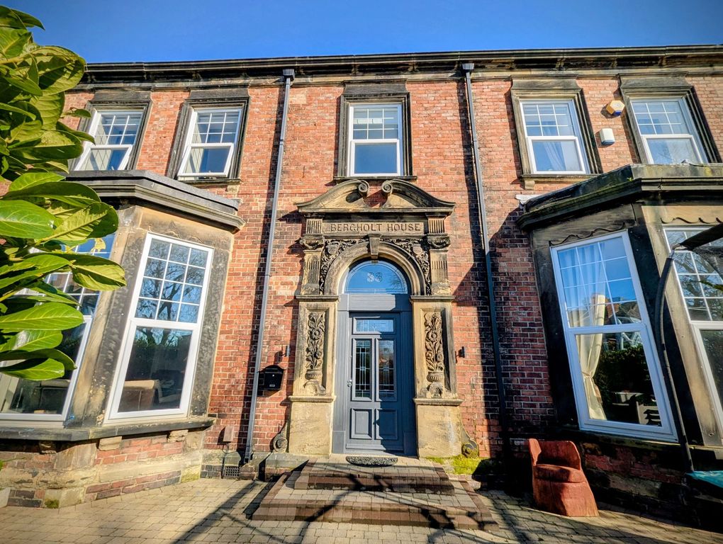 Property photo 1 of 39