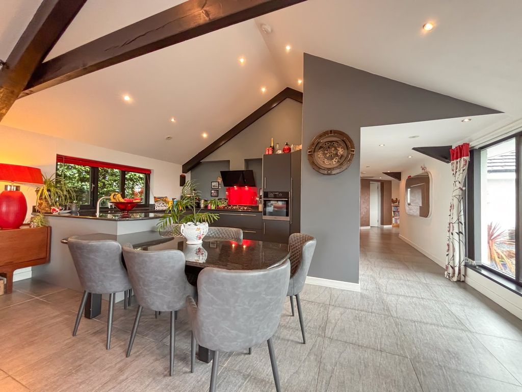 Property photo 3 of 45