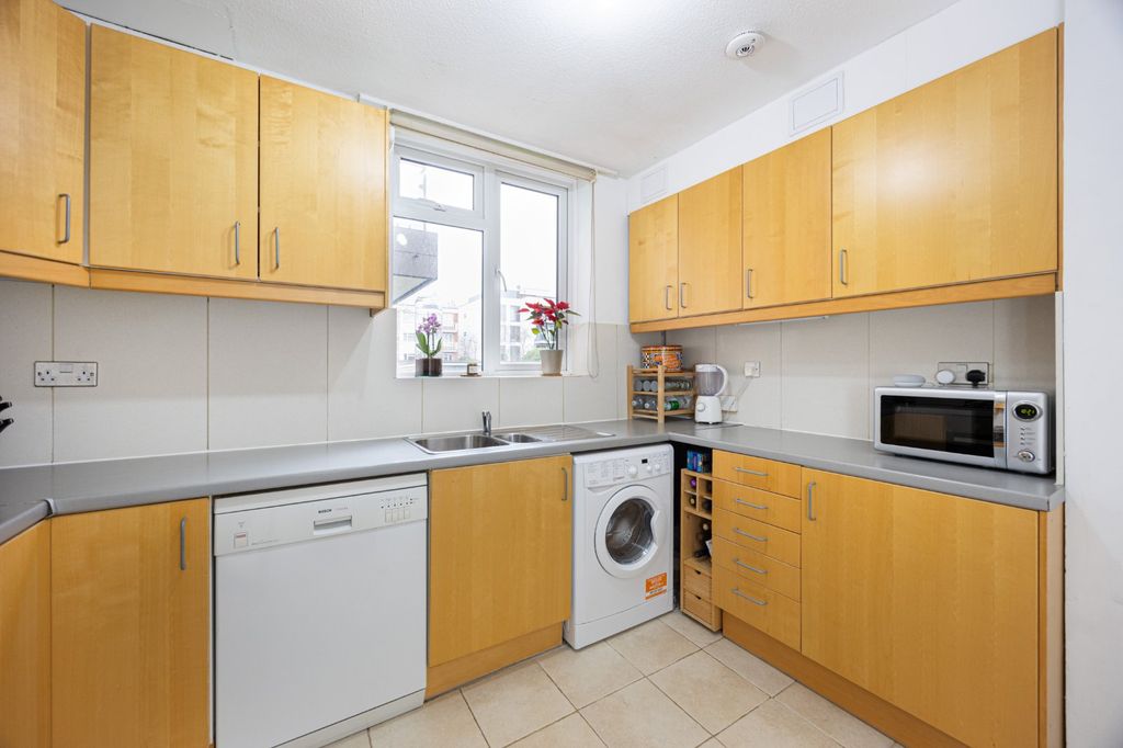 Property photo 3 of 8