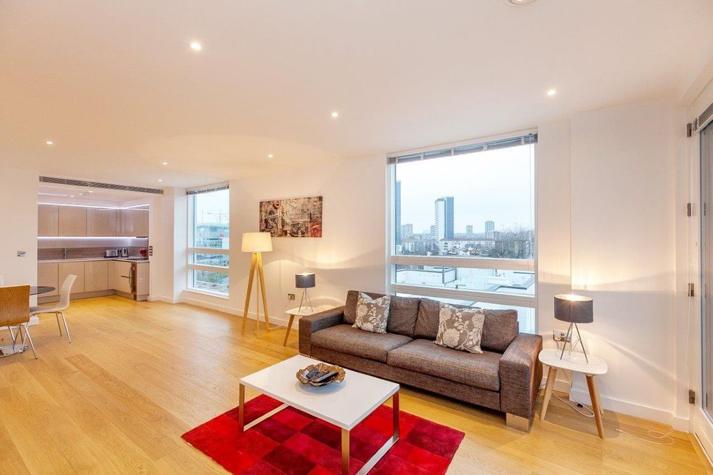 Property photo 1 of 11