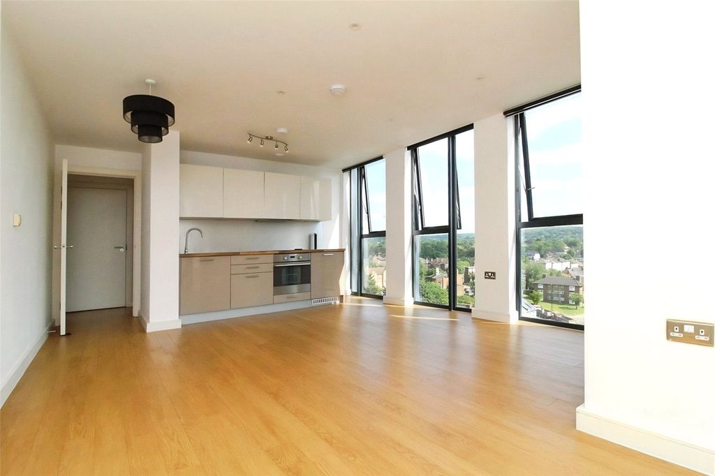 Property photo 2 of 12 Picture No. 31