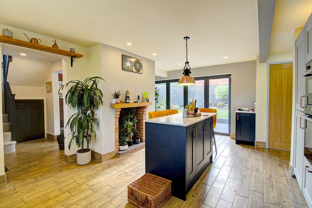 Property photo 2 of 23 Kitchen