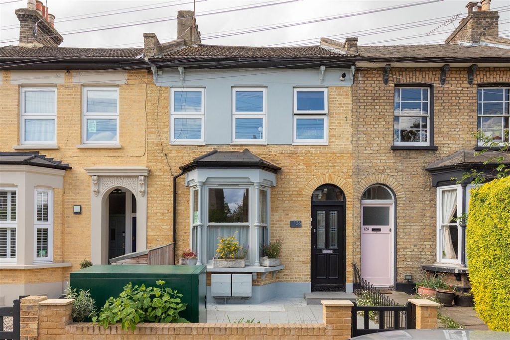 Property photo 1 of 23 Grange Park Road, E10