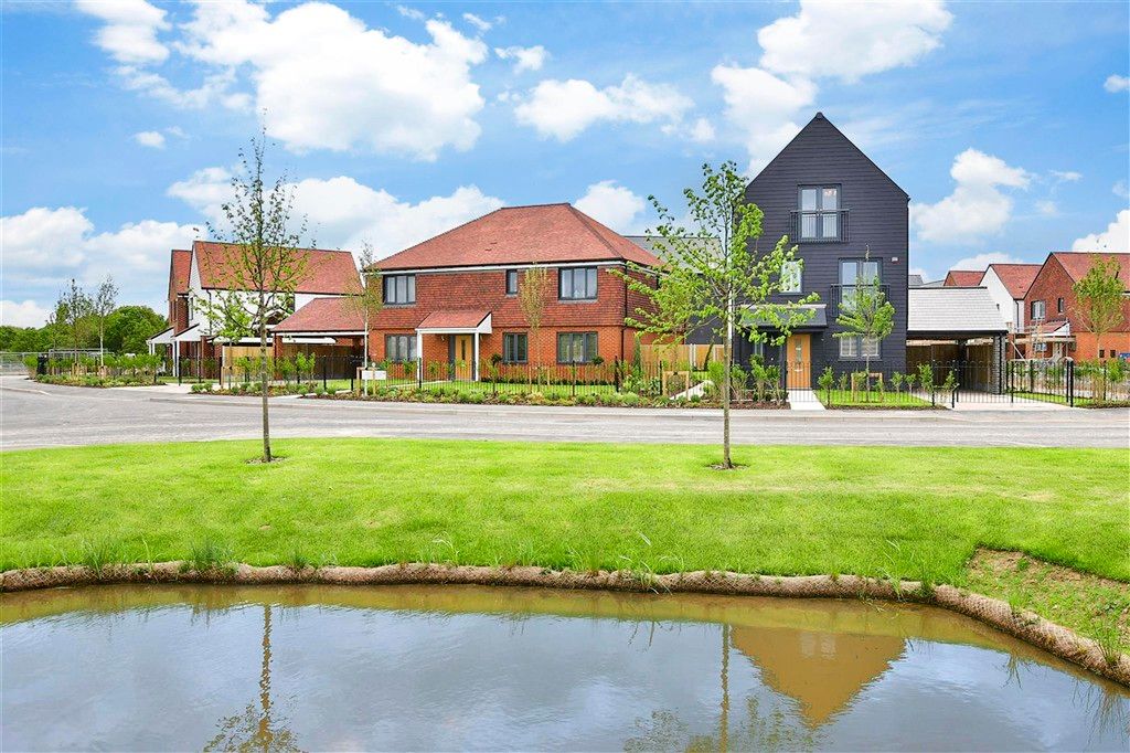 Property photo 1 of 8 Front