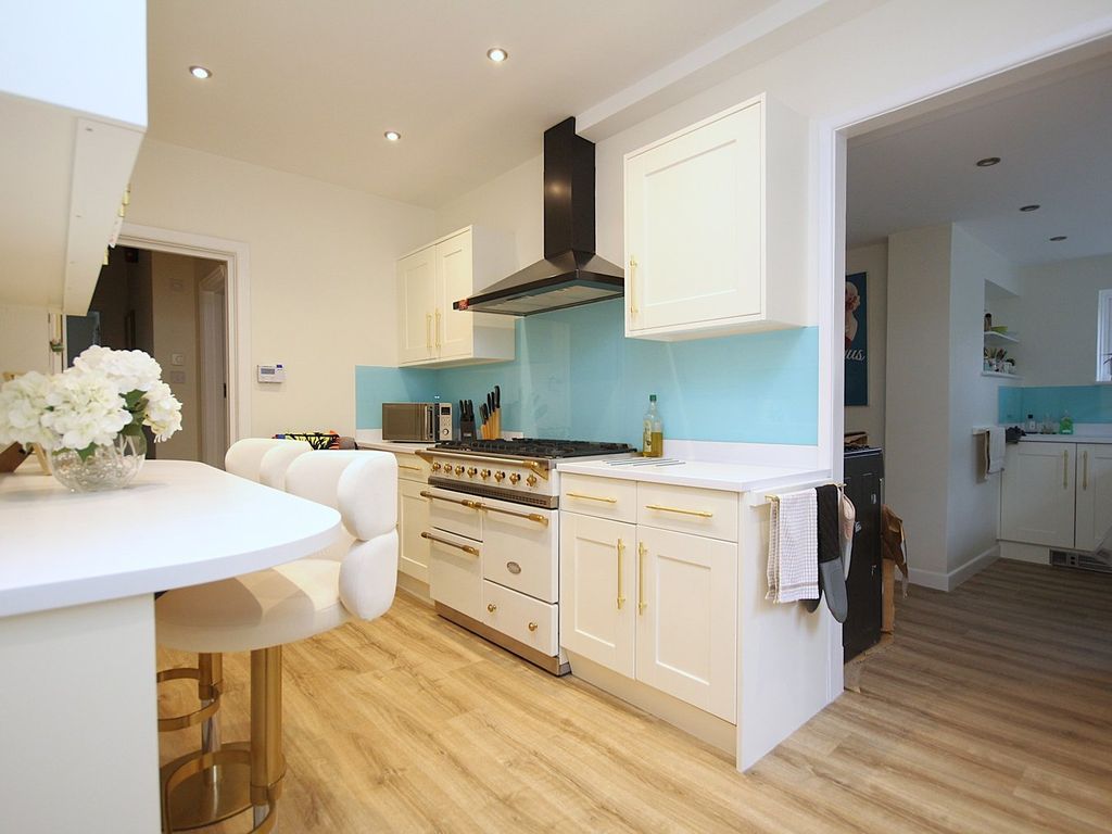 Property photo 3 of 49