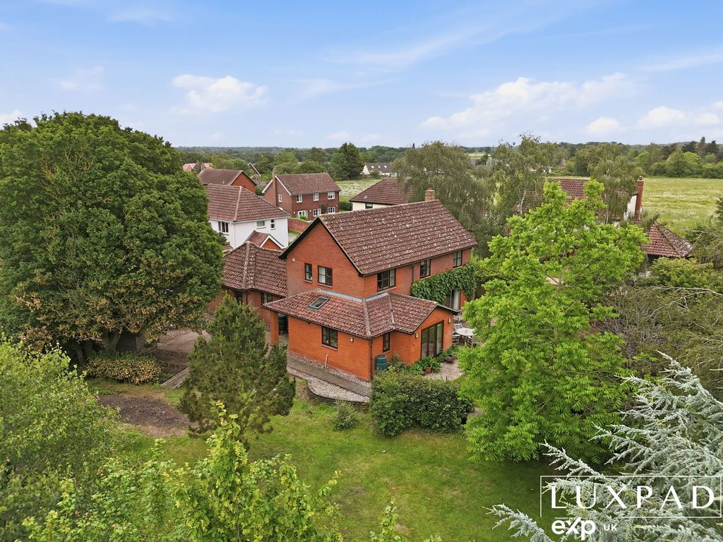 Property photo 2 of 35