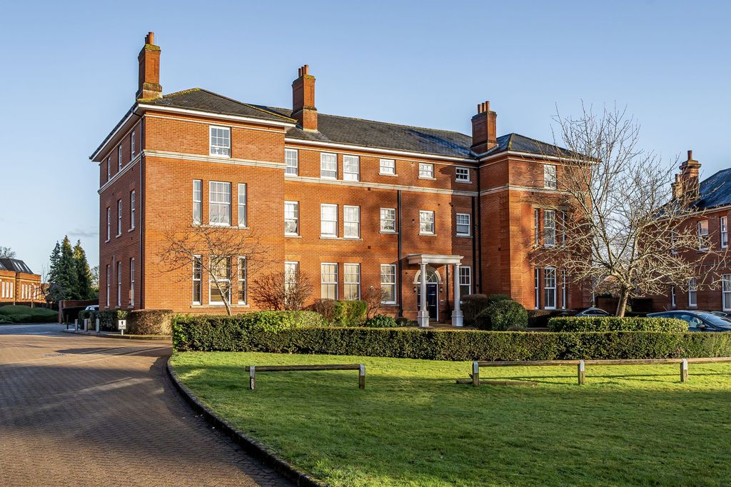 Property photo 1 of 18