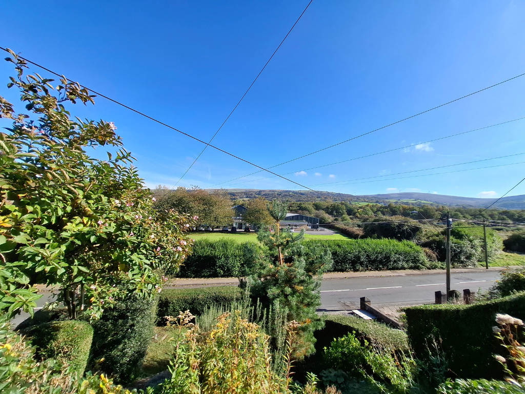 Property photo 3 of 25