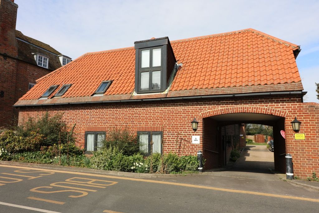 Property photo 2 of 9 4037153