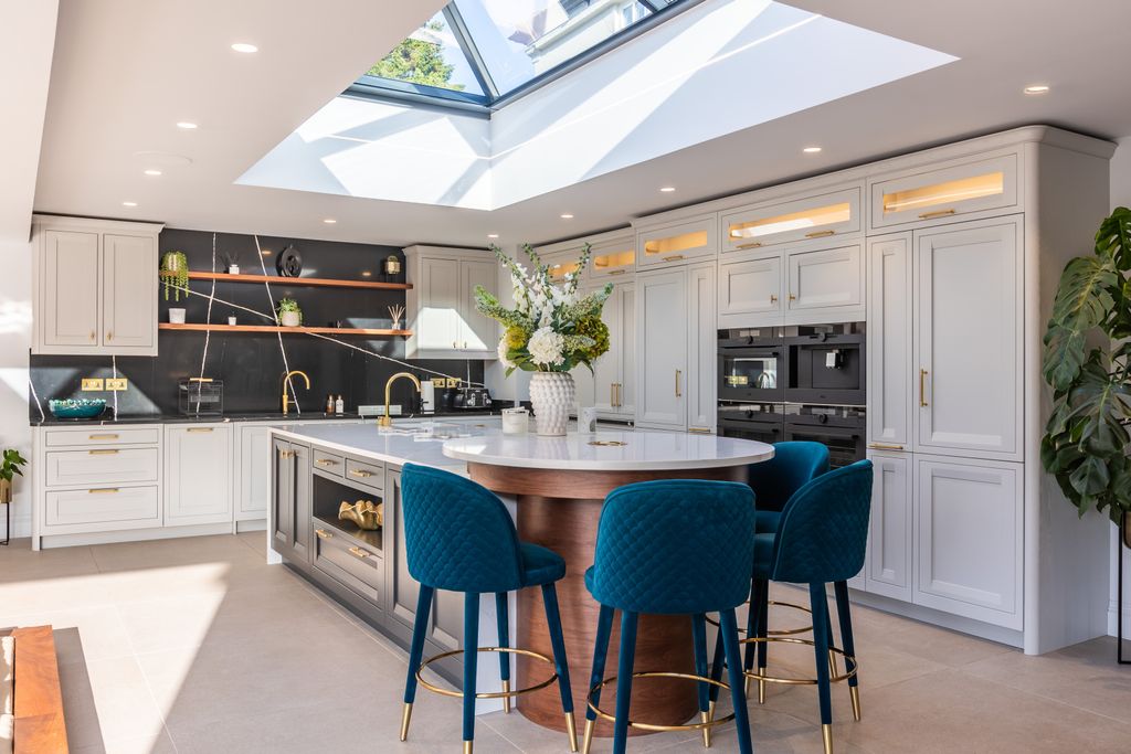 Property photo 3 of 37 Kitchen