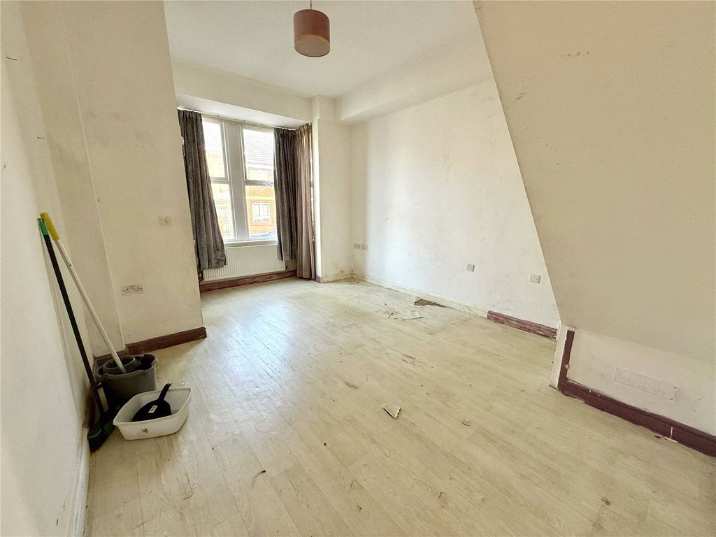 Property photo 3 of 12 Picture No. 21