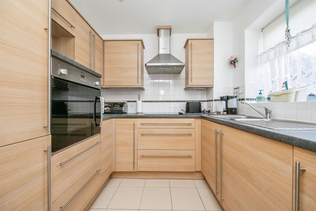 Property photo 3 of 16