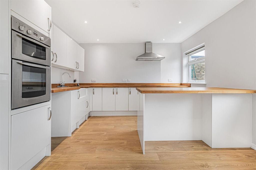 Property photo 2 of 18 16_73339.Jpg