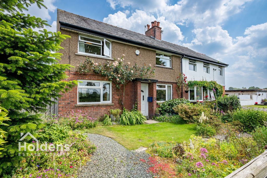Property photo 1 of 32