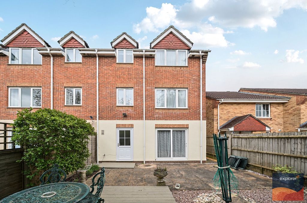 Property photo 2 of 28