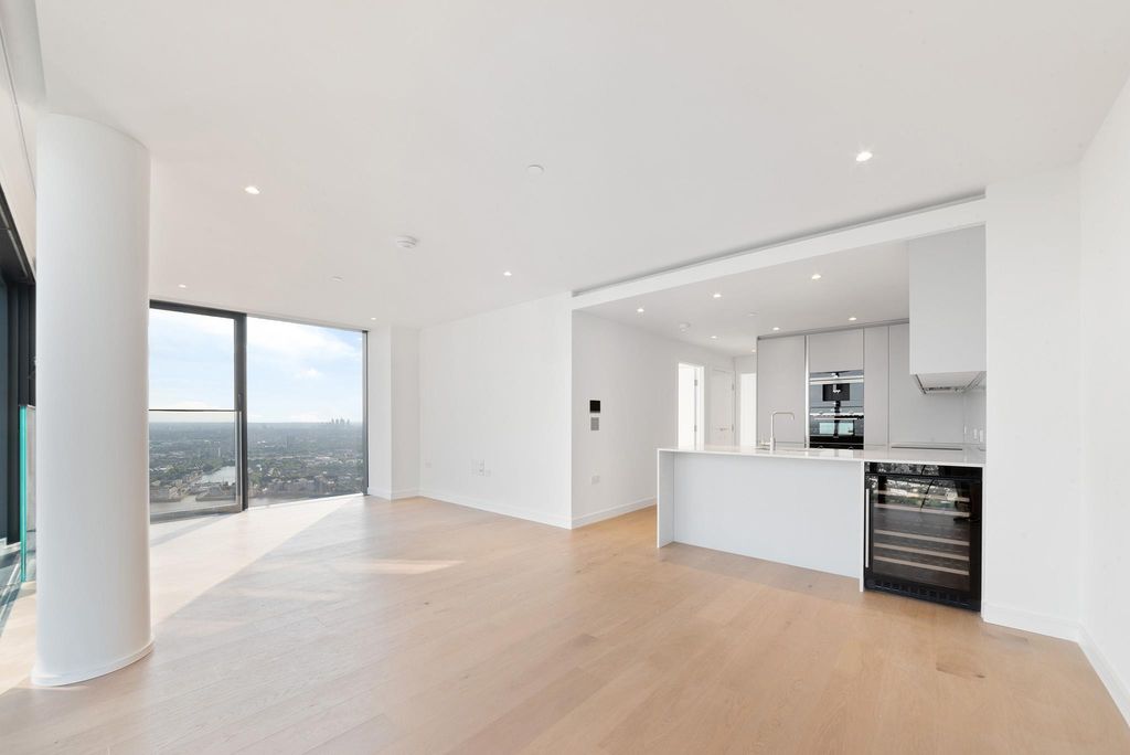 Property photo 1 of 18 Image