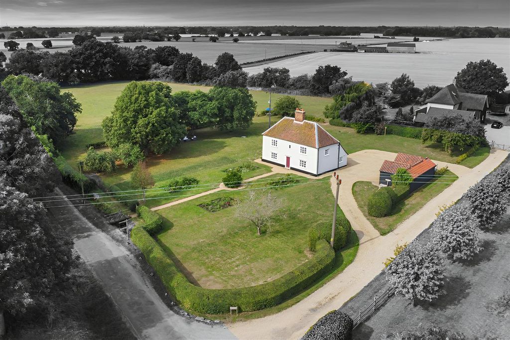Property photo 1 of 20 Aerial Front