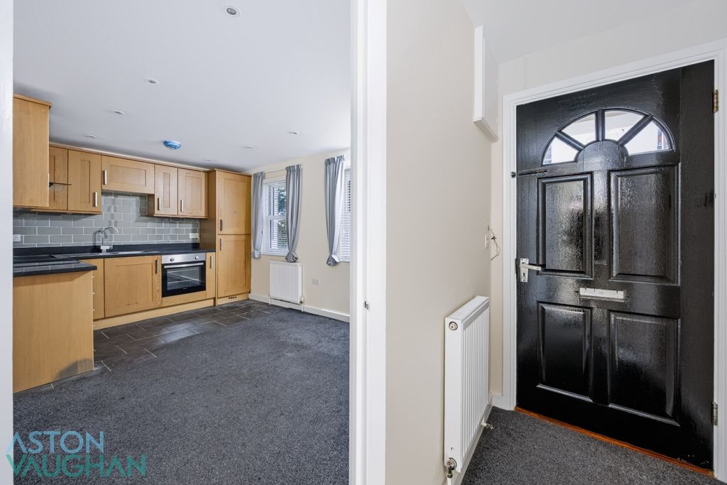 Property photo 2 of 10 5253402
