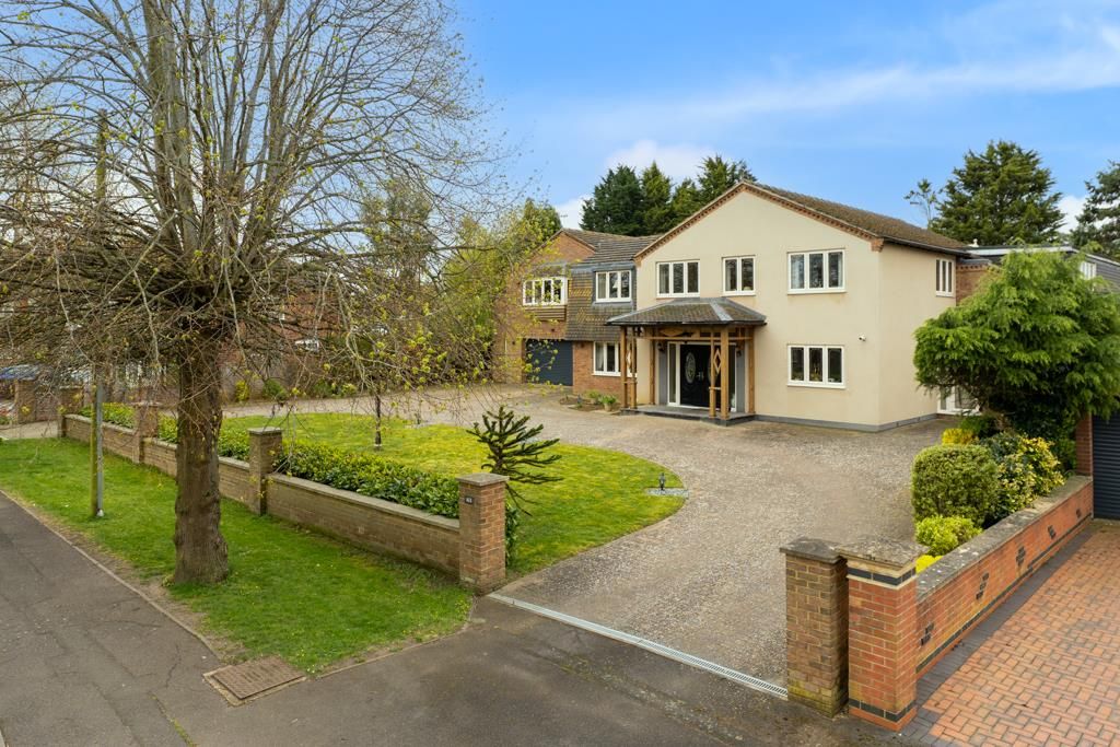 Property photo 1 of 48 165 Finedon Road, Irthlingborough - Front-2.Jpg