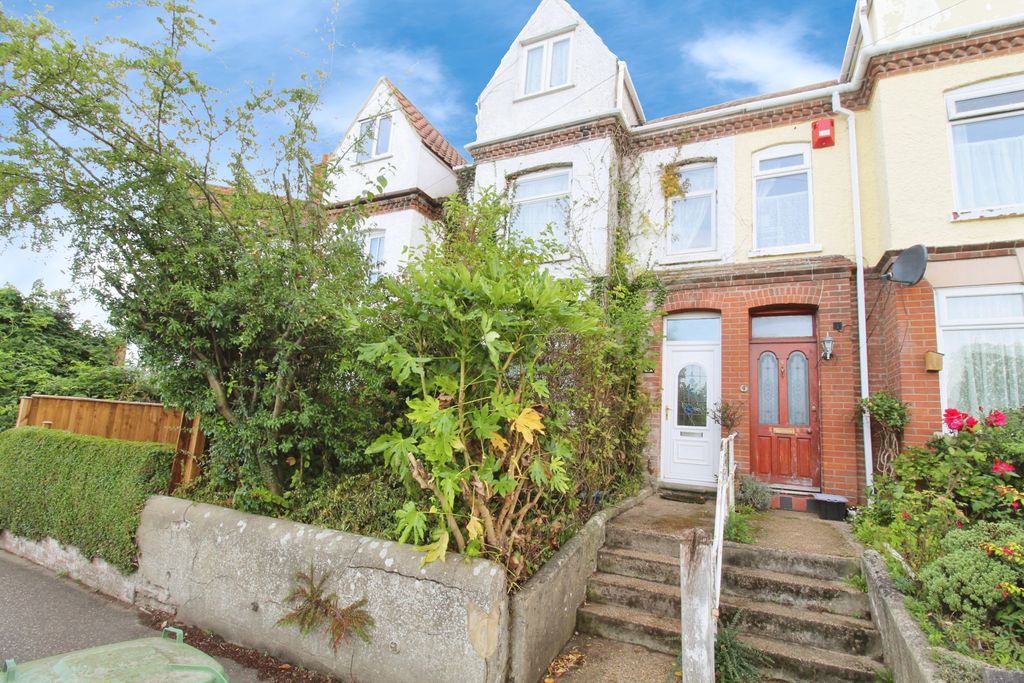 Property photo 1 of 7 Front