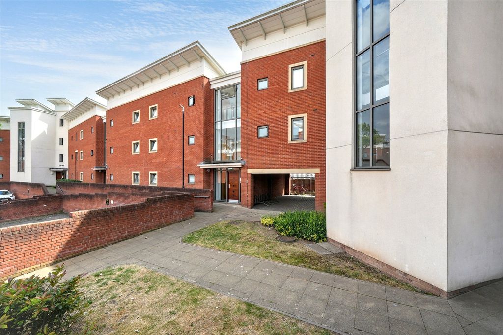 Property photo 2 of 17 Picture No. 18