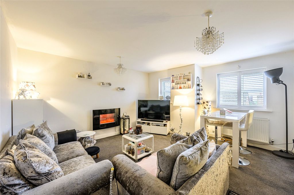 Property photo 2 of 17 Picture No. 11