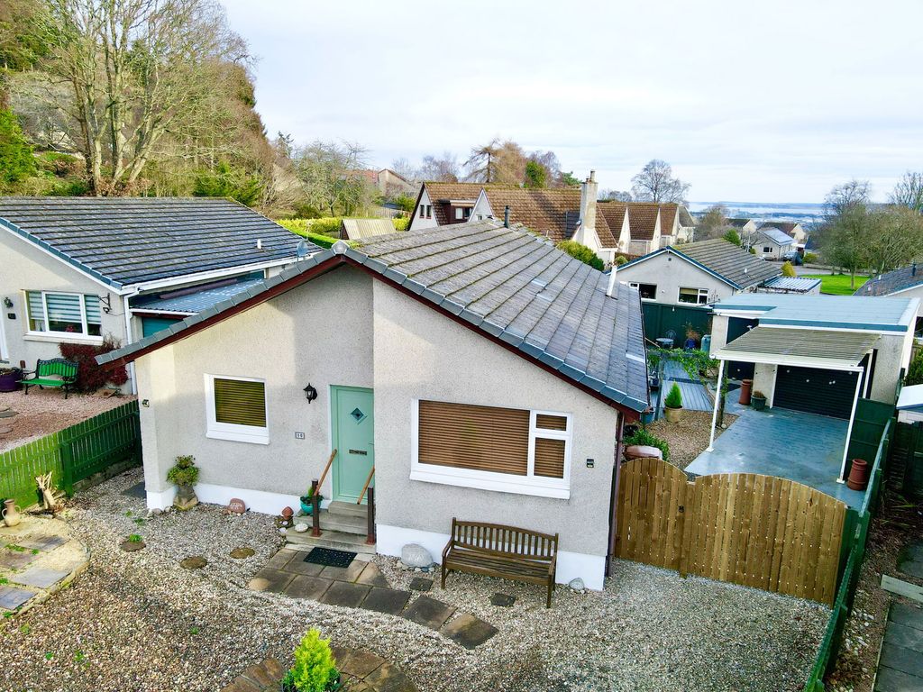 Property photo 2 of 32