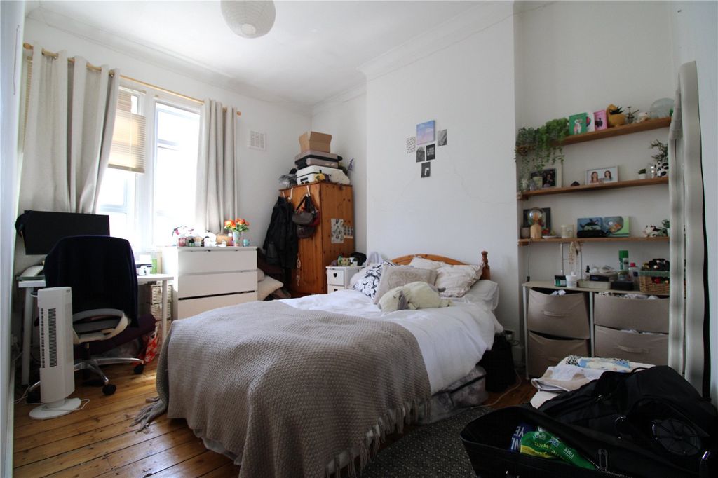 Property photo 2 of 8 Picture No. 05