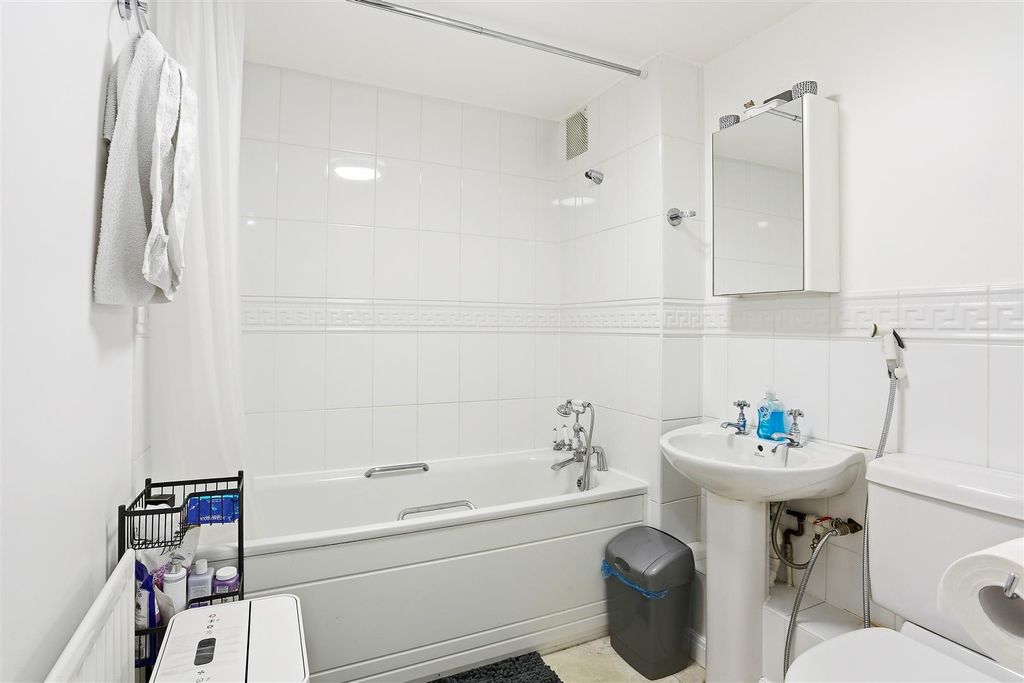 Property photo 3 of 18 1619495295 - 6, Morgan Court, Sm5 - 7.Jpg