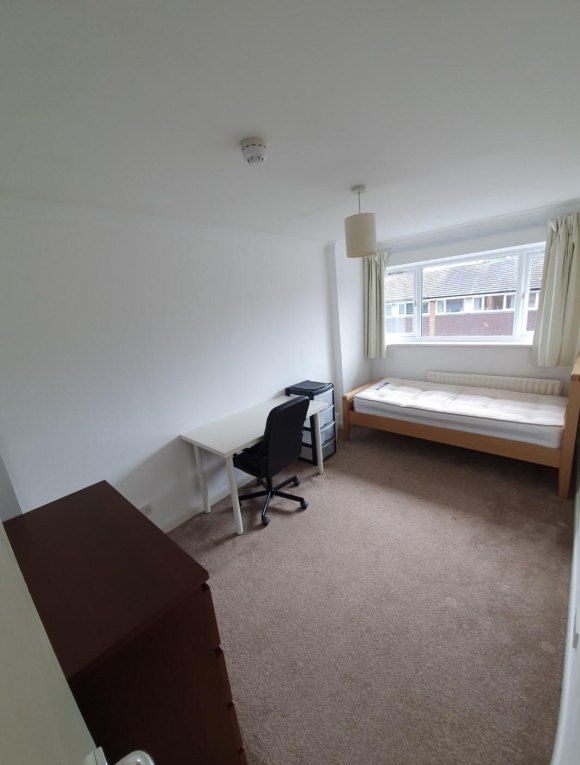 Property photo 1 of 7 Bedroom