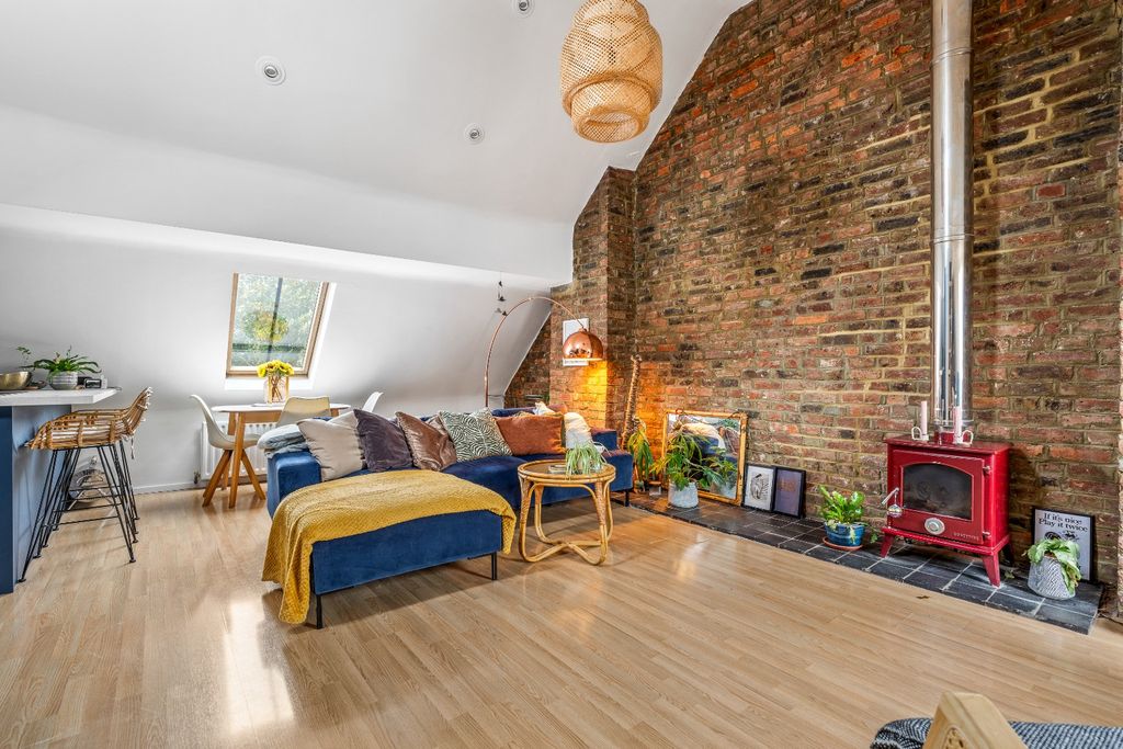 Property photo 2 of 20 5411883