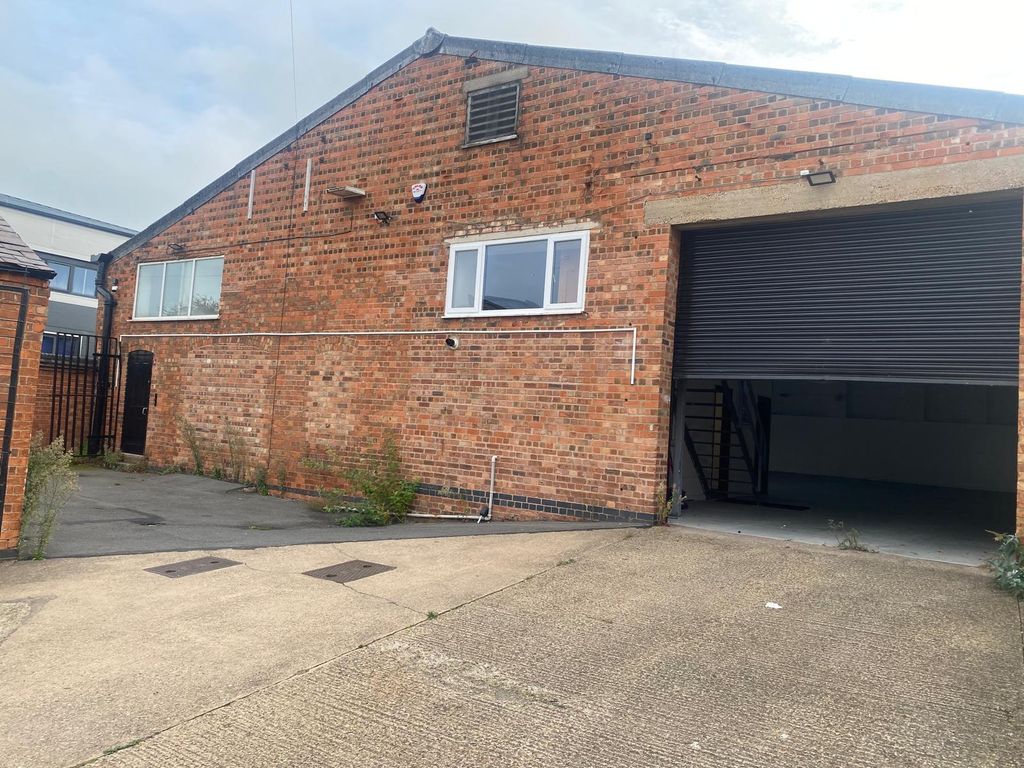 Property photo 1 of 5