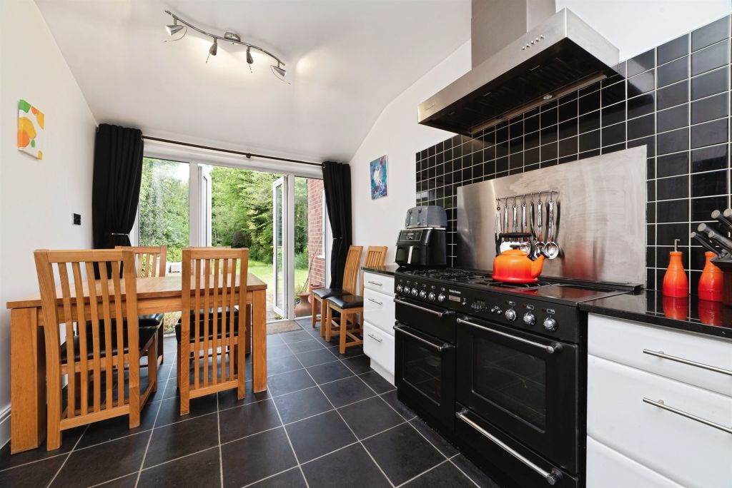 Property photo 2 of 23