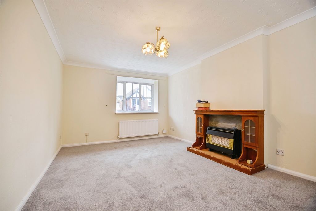 Property photo 3 of 14