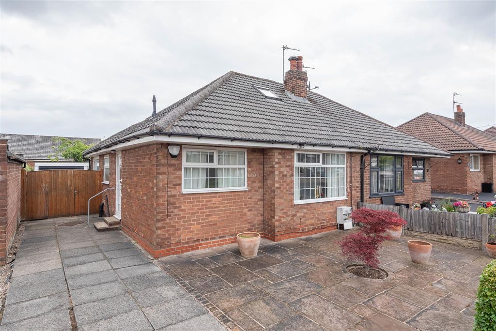 Property photo 1 of 18 Front External