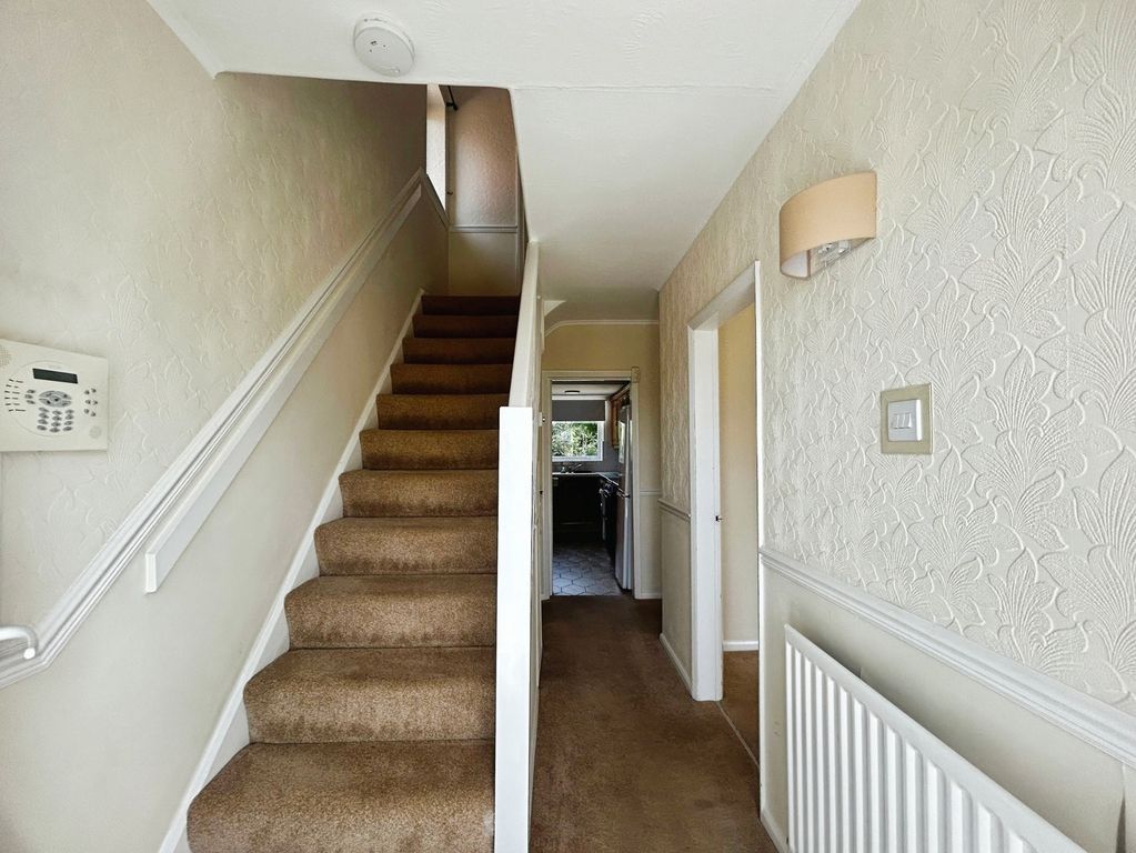 Property photo 3 of 14 Hallway
