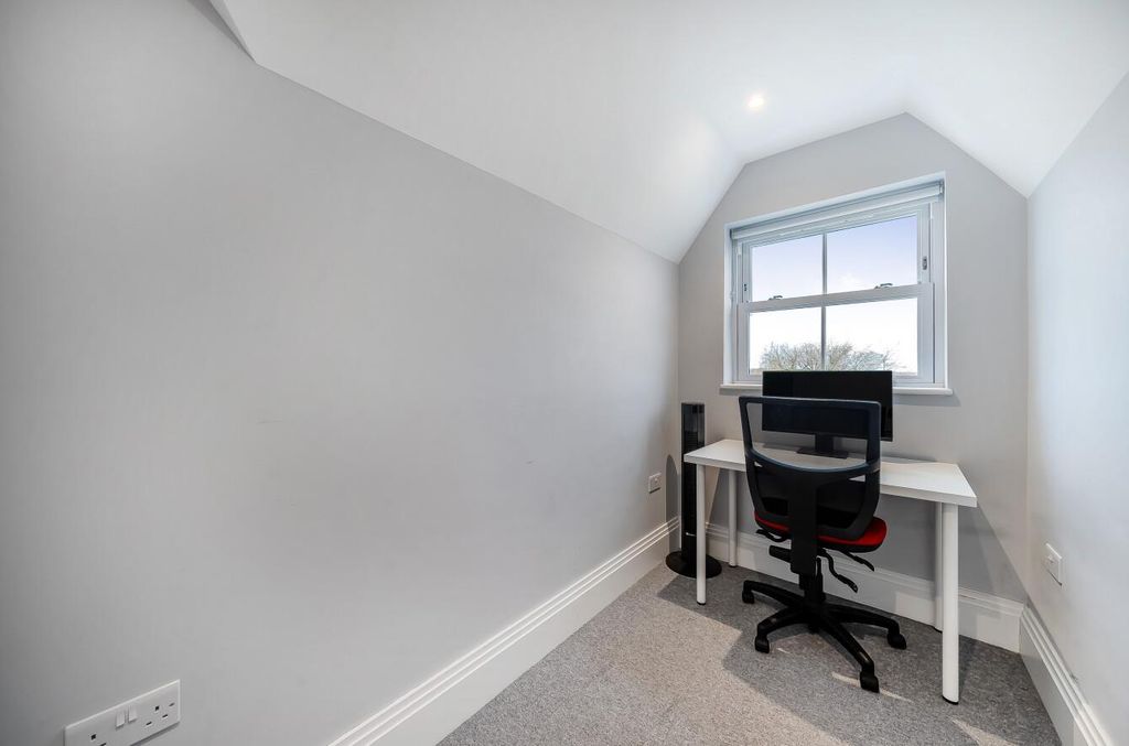 Additional image 14 of 2 bed flat for saleBell Lane, Brookmans Park AL9