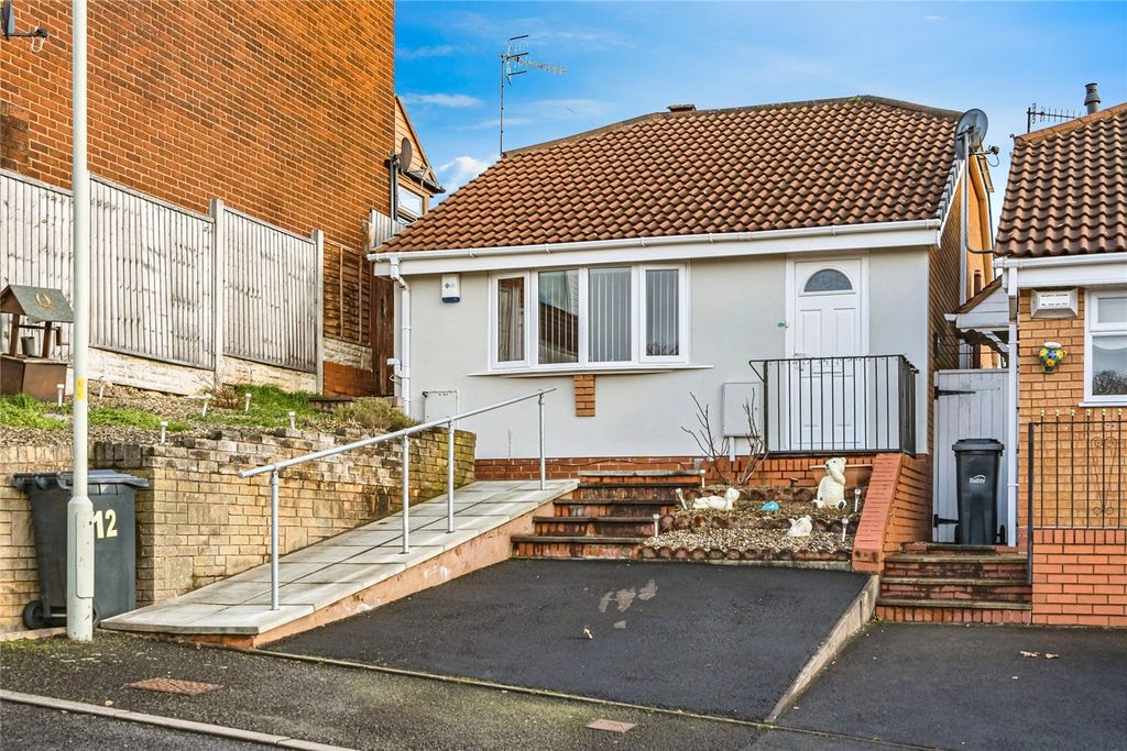 Property photo 1 of 17 Picture No. 02