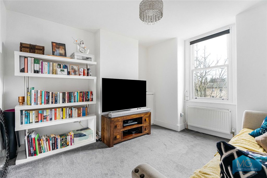 Property photo 3 of 14 Picture No. 12