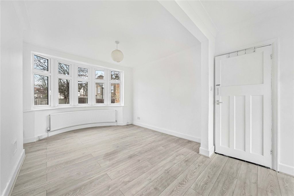 Property photo 3 of 20 Picture No. 04