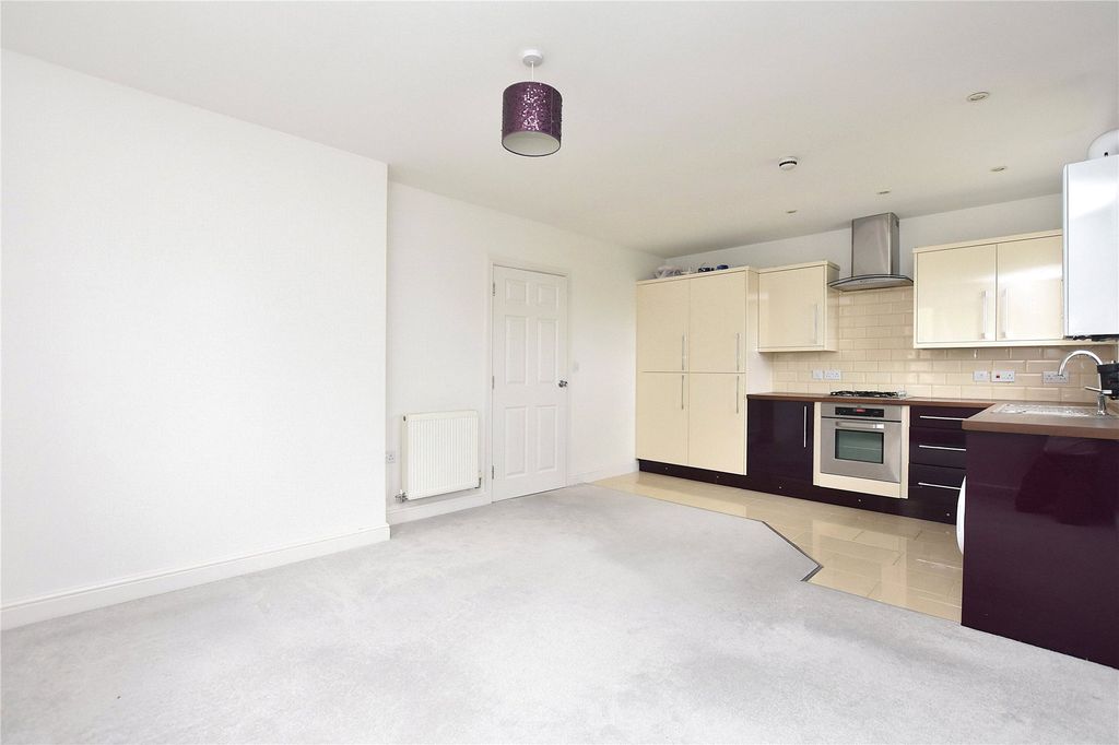 Property photo 2 of 14 Living/Kitchen