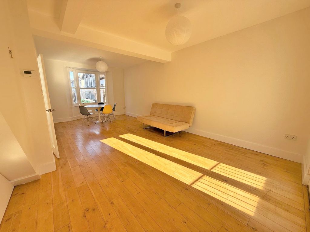 Property photo 3 of 24 1